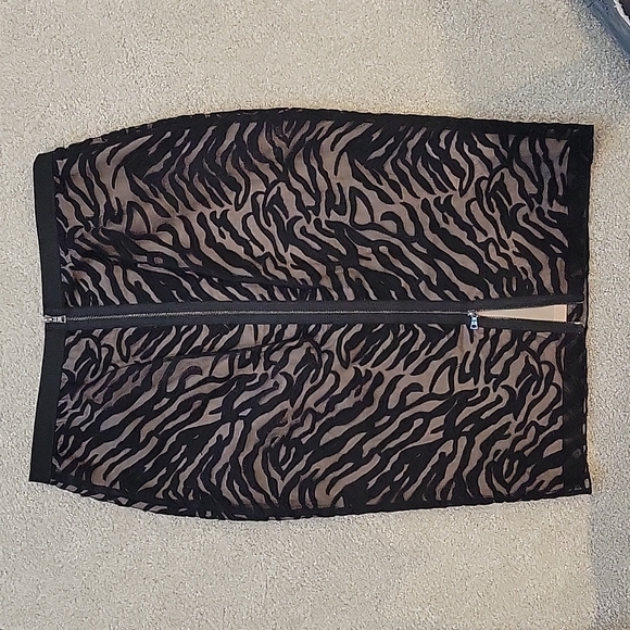 BCBGMaxAzria Irisa Pencil Skirt Size M - Picture 2 of 8